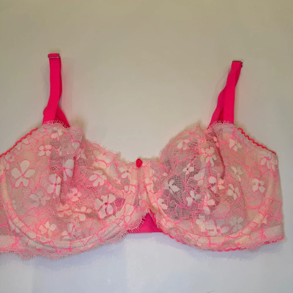 Victorias Secret Dream Angels Pink Floral Lace Bra 34DD Cheekini Set M